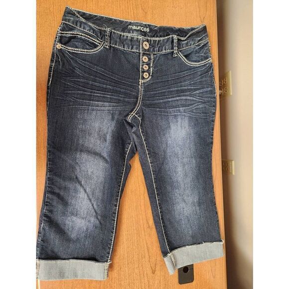💕Maurices Women's  Denim Capri Jeans Size 13/14 -measures approx 36 Waist, 20 - Picture 1 of 5